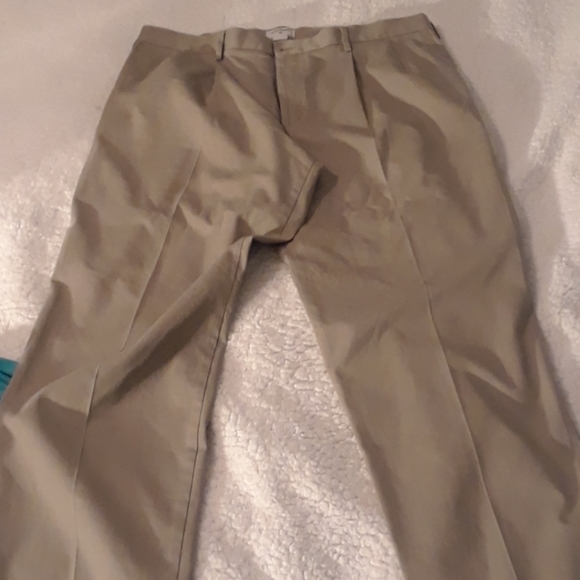 Mens Dockers Relaxes Fit pants - Picture 5 of 5